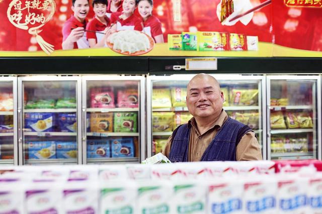 百度胖老师吧上海市公 安局轨道交通分局石宇玉老师求救 抖音快手百度贴吧百科图片视频知道搜索上海胖老师或 ...