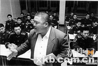 百度胖老师吧上海市公 安局轨道交通分局石宇玉老师求救 抖音快手百度贴吧百科图片视频知道搜索上海胖老师或 ...