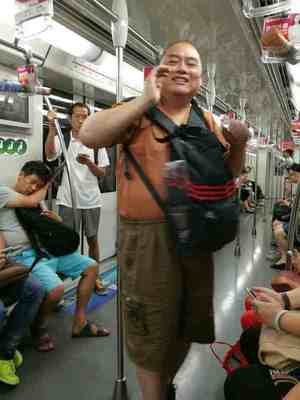 百度胖老师吧上海市公 安局轨道交通分局石宇玉老师求救 抖音快手百度贴吧百科图片视频知道搜索上海胖老师或 ...