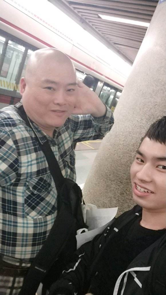 百度胖老师吧上海市公 安局轨道交通分局石宇玉老师求救 抖音快手百度贴吧百科图片视频知道搜索上海胖老师或 ...