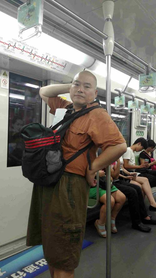 百度胖老师吧上海市公 安局轨道交通分局石宇玉老师求救 抖音快手百度贴吧百科图片视频知道搜索上海胖老师或 ...