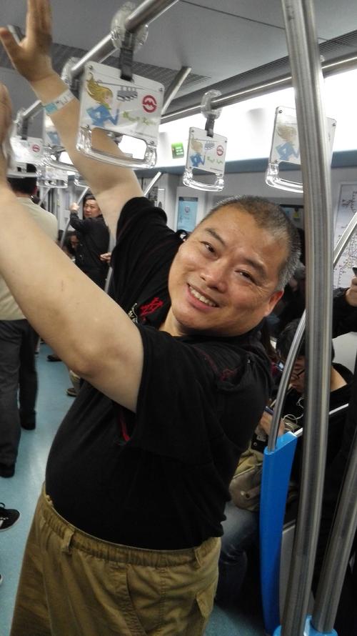 百度胖老师吧上海市公 安局轨道交通分局石宇玉老师求救 抖音快手百度贴吧百科图片视频知道搜索上海胖老师或 ...