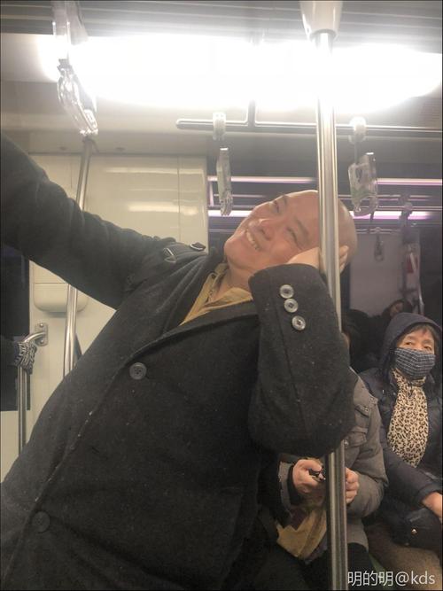 百度胖老师吧上海市公 安局轨道交通分局石宇玉老师求救 抖音快手百度贴吧百科图片视频知道搜索上海胖老师或 ...