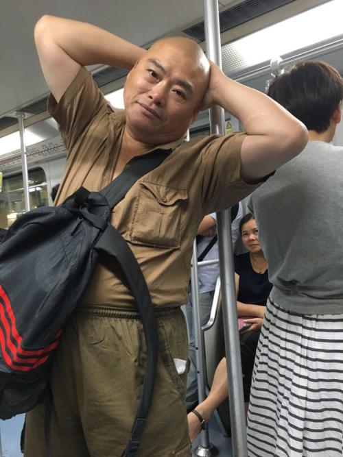 百度胖老师吧上海市公 安局轨道交通分局石宇玉老师求救 抖音快手百度贴吧百科图片视频知道搜索上海胖老师或 ...