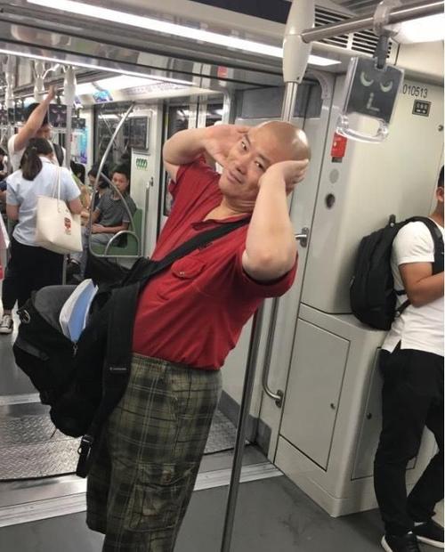 百度胖老师吧上海市公 安局轨道交通分局石宇玉老师求救 抖音快手百度贴吧百科图片视频知道搜索上海胖老师或 ...