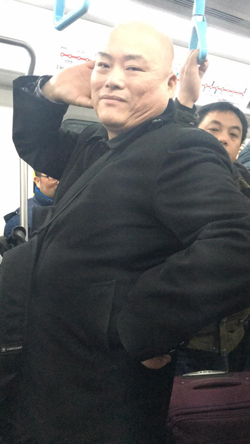 百度胖老师吧上海市公 安局轨道交通分局石宇玉老师求救 抖音快手百度贴吧百科图片视频知道搜索上海胖老师或 ...