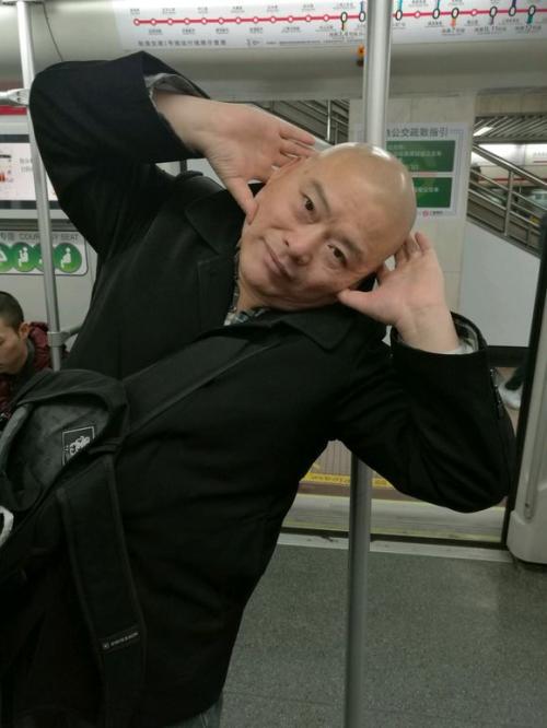 百度胖老师吧上海市公 安局轨道交通分局石宇玉老师求救 抖音快手百度贴吧百科图片视频知道搜索上海胖老师或 ...