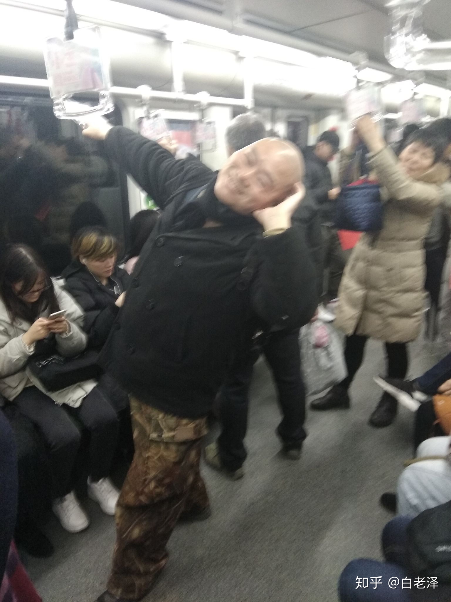 百度胖老师吧上海市公 安局轨道交通分局石宇玉老师求救 抖音快手百度贴吧百科图片视频知道搜索上海胖老师或 ...