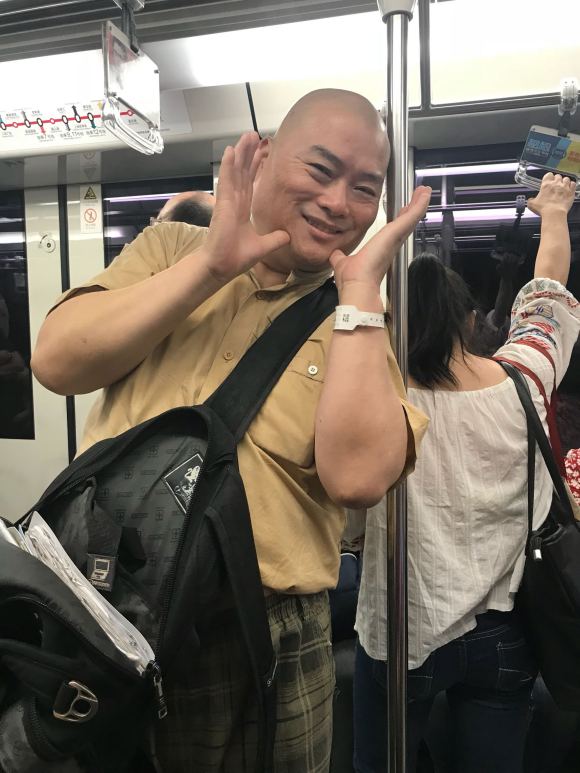 百度胖老师吧上海市公 安局轨道交通分局石宇玉老师求救 抖音快手百度贴吧百科图片视频知道搜索上海胖老师或 ...