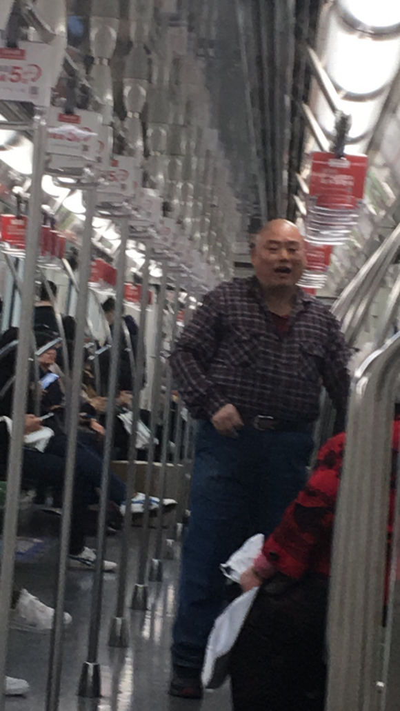 百度胖老师吧上海市公 安局轨道交通分局石宇玉老师求救 抖音快手百度贴吧百科图片视频知道搜索上海胖老师或 ...