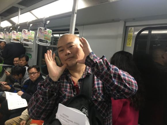 百度胖老师吧上海市公 安局轨道交通分局石宇玉老师求救 抖音快手百度贴吧百科图片视频知道搜索上海胖老师或 ...