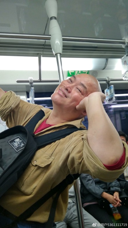 百度胖老师吧上海市公 安局轨道交通分局石宇玉老师求救 抖音快手百度贴吧百科图片视频知道搜索上海胖老师或 ...