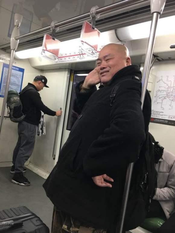 百度胖老师吧上海市公 安局轨道交通分局石宇玉老师求救 抖音快手百度贴吧百科图片视频知道搜索上海胖老师或 ...