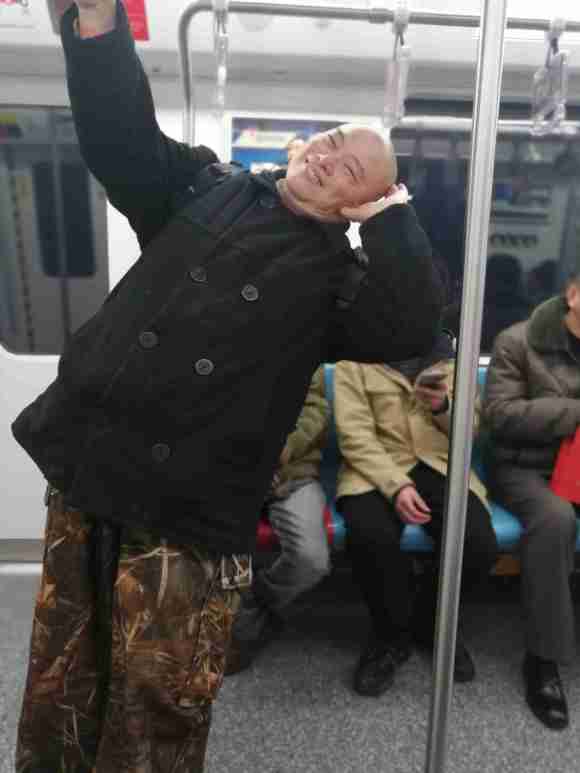 百度胖老师吧上海市公 安局轨道交通分局石宇玉老师求救 抖音快手百度贴吧百科图片视频知道搜索上海胖老师或 ...