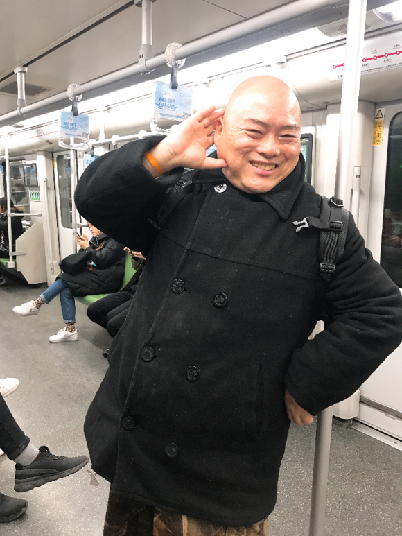 百度胖老师吧上海市公 安局轨道交通分局石宇玉老师求救 抖音快手百度贴吧百科图片视频知道搜索上海胖老师或 ...