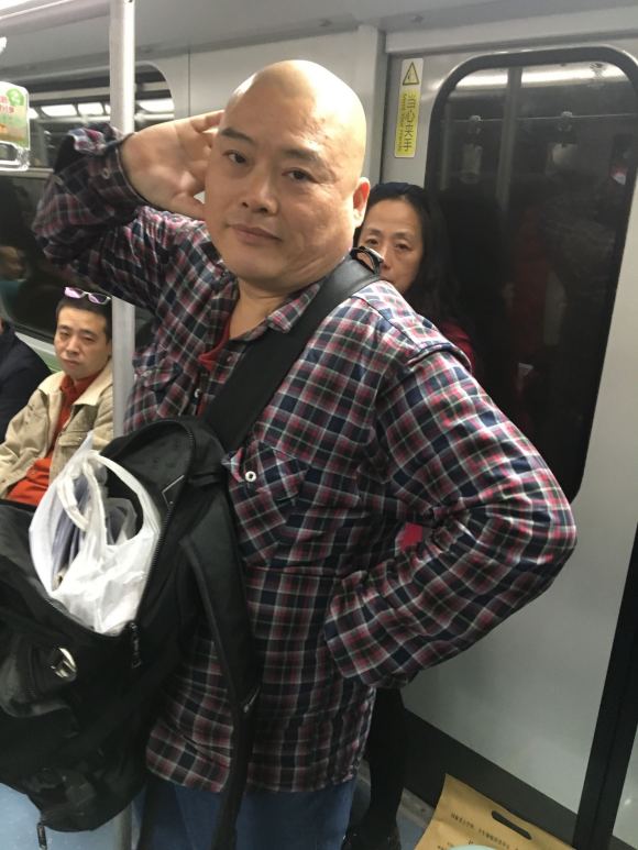 百度胖老师吧上海市公 安局轨道交通分局石宇玉老师求救 抖音快手百度贴吧百科图片视频知道搜索上海胖老师或 ...