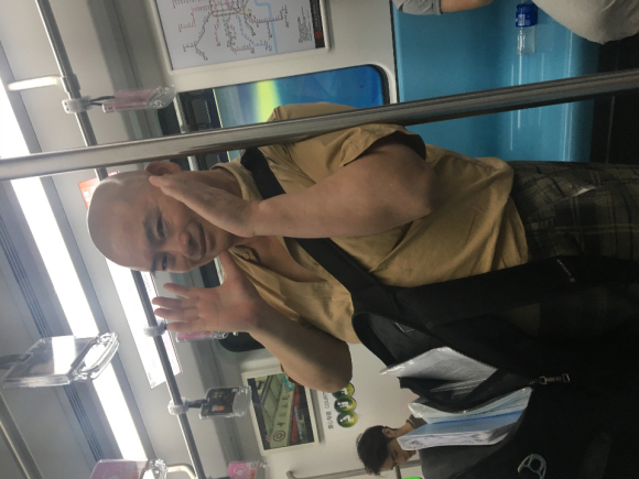 百度胖老师吧上海市公 安局轨道交通分局石宇玉老师求救 抖音快手百度贴吧百科图片视频知道搜索上海胖老师或 ...