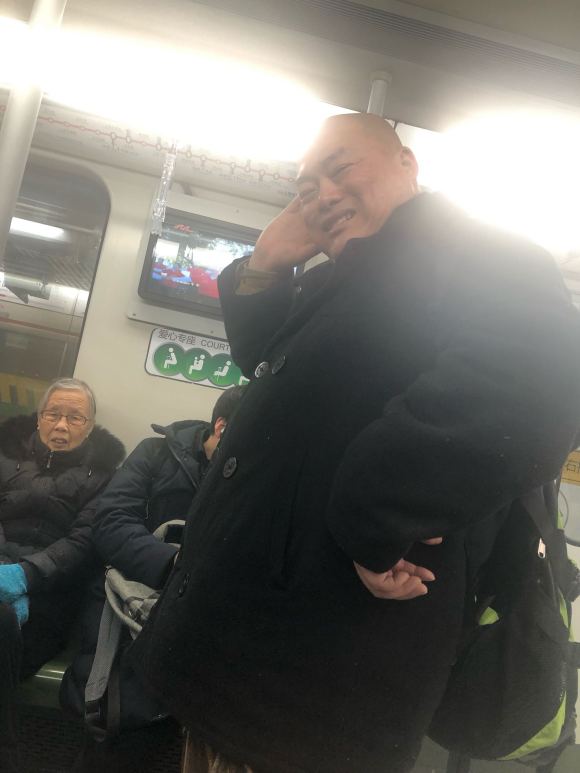 百度胖老师吧上海市公 安局轨道交通分局石宇玉老师求救 抖音快手百度贴吧百科图片视频知道搜索上海胖老师或 ...