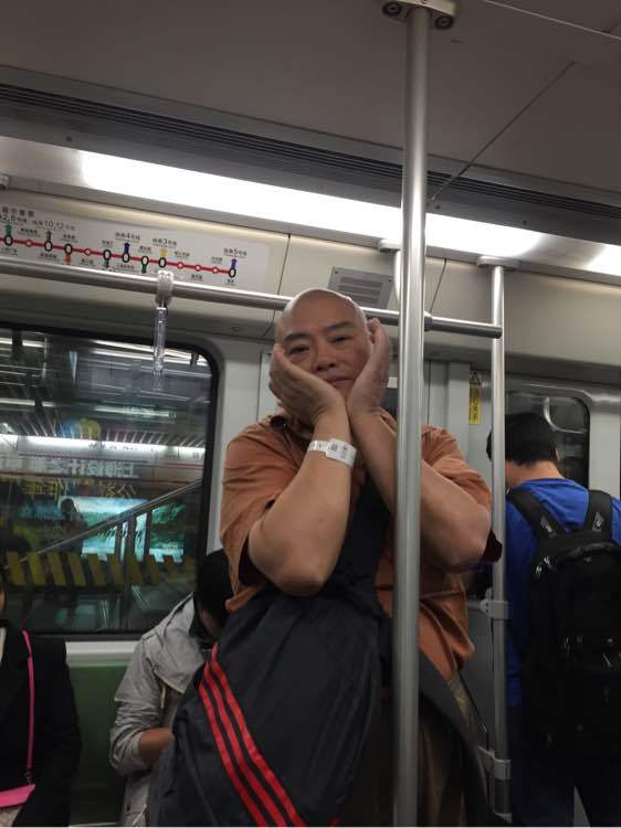 百度胖老师吧上海市公 安局轨道交通分局石宇玉老师求救 抖音快手百度贴吧百科图片视频知道搜索上海胖老师或 ...