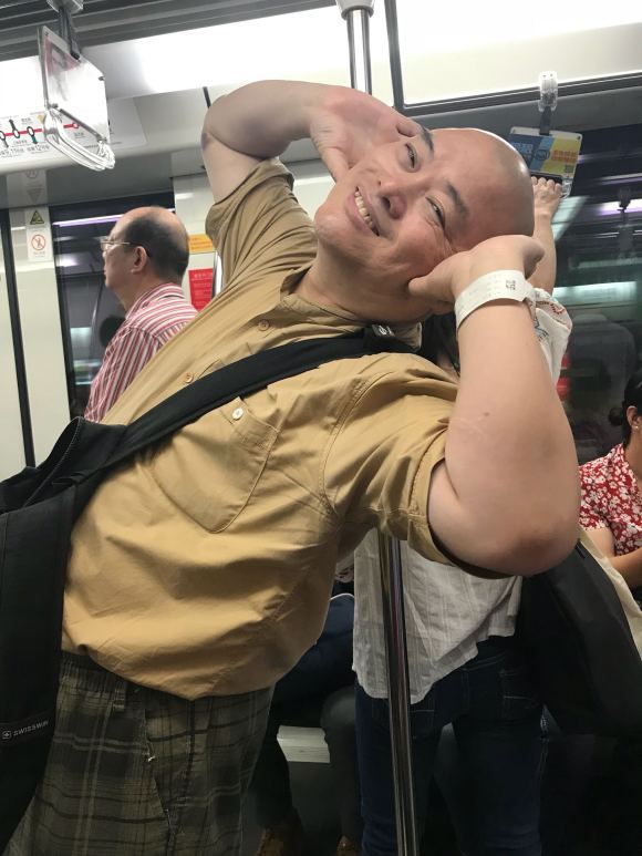 百度胖老师吧上海市公 安局轨道交通分局石宇玉老师求救 抖音快手百度贴吧百科图片视频知道搜索上海胖老师或 ...