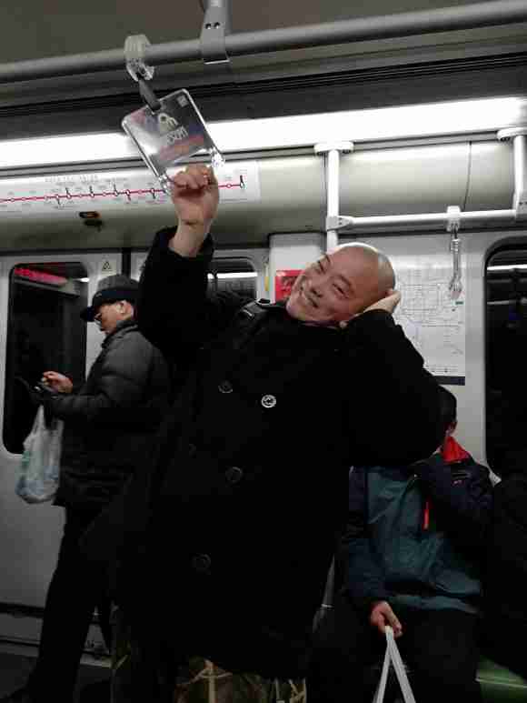 百度胖老师吧上海市公 安局轨道交通分局石宇玉老师求救 抖音快手百度贴吧百科图片视频知道搜索上海胖老师或 ...