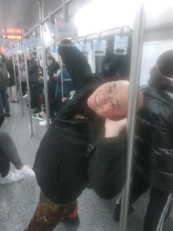 百度胖老师吧上海市公 安局轨道交通分局石宇玉老师求救 抖音快手百度贴吧百科图片视频知道搜索上海胖老师或 ...