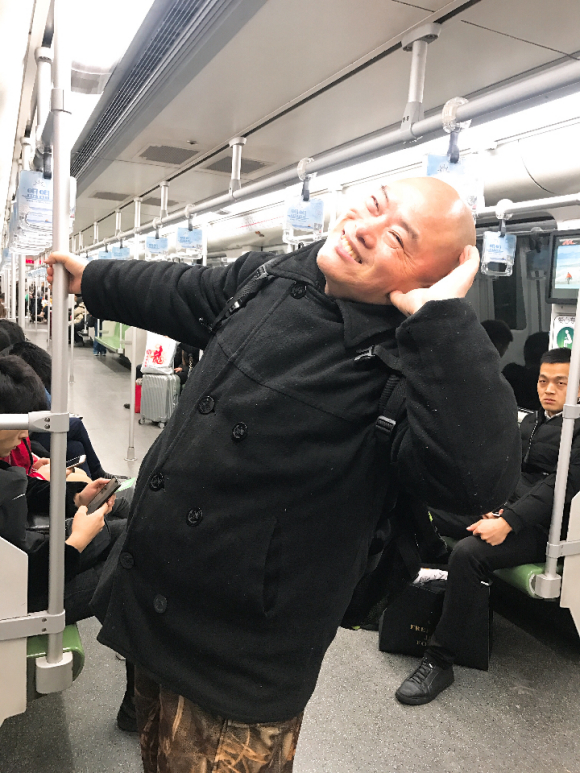 百度胖老师吧上海市公 安局轨道交通分局石宇玉老师求救 抖音快手百度贴吧百科图片视频知道搜索上海胖老师或 ...