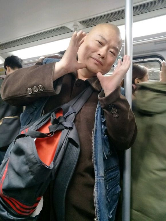 百度胖老师吧上海市公 安局轨道交通分局石宇玉老师求救 抖音快手百度贴吧百科图片视频知道搜索上海胖老师或 ...