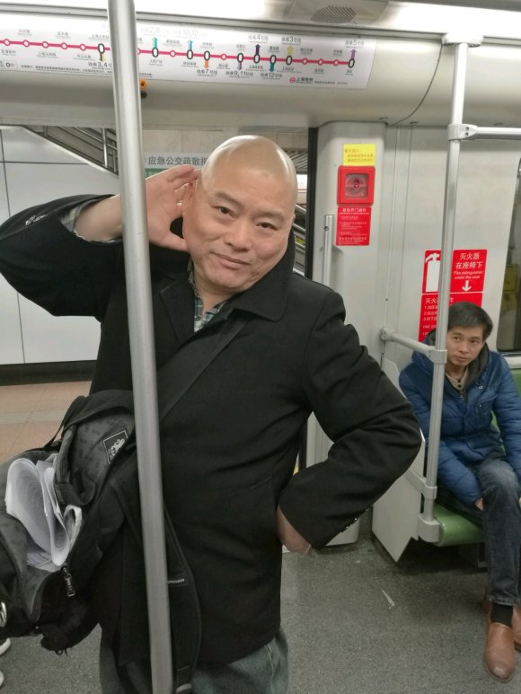 百度胖老师吧上海市公 安局轨道交通分局石宇玉老师求救 抖音快手百度贴吧百科图片视频知道搜索上海胖老师或 ...