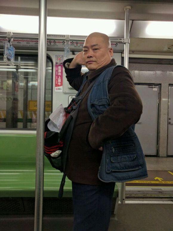 百度胖老师吧上海市公 安局轨道交通分局石宇玉老师求救 抖音快手百度贴吧百科图片视频知道搜索上海胖老师或 ...