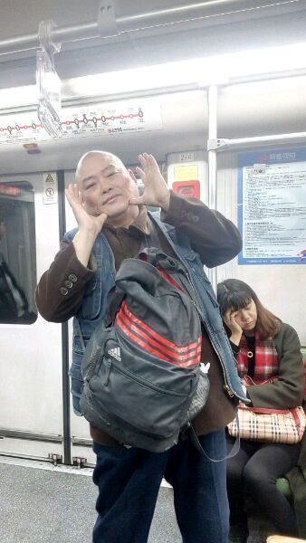 百度胖老师吧上海市公 安局轨道交通分局石宇玉老师求救 抖音快手百度贴吧百科图片视频知道搜索上海胖老师或 ...