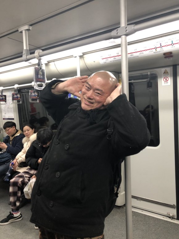 百度胖老师吧上海市公 安局轨道交通分局石宇玉老师求救 抖音快手百度贴吧百科图片视频知道搜索上海胖老师或 ...