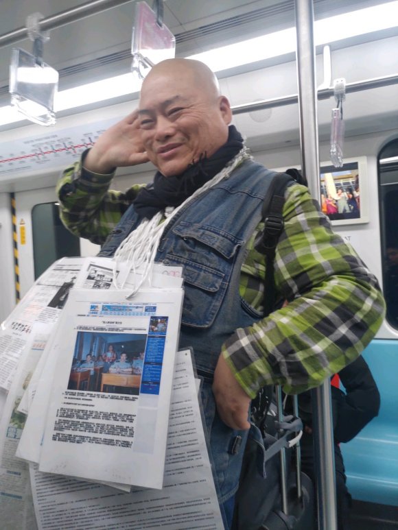 百度胖老师吧上海市公 安局轨道交通分局石宇玉老师求救 抖音快手百度贴吧百科图片视频知道搜索上海胖老师或 ...