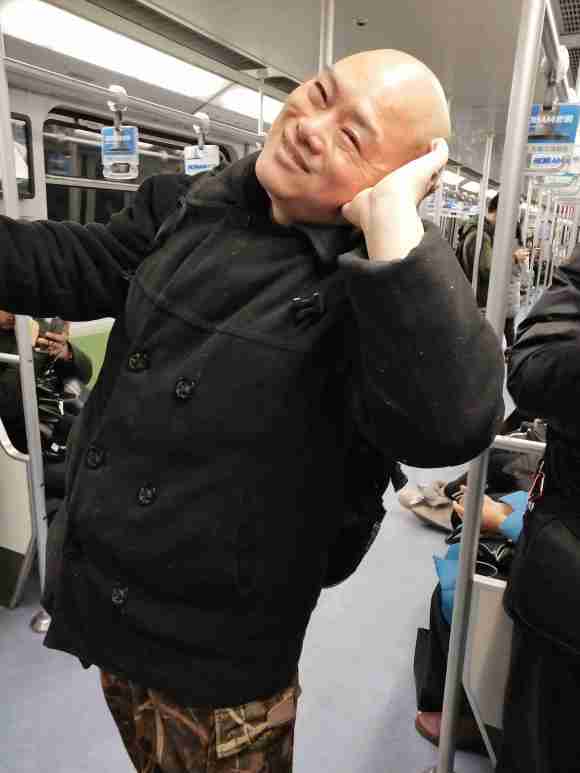 百度胖老师吧上海市公 安局轨道交通分局石宇玉老师求救 抖音快手百度贴吧百科图片视频知道搜索上海胖老师或 ...