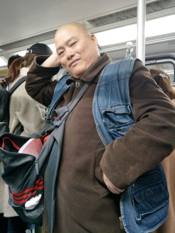 百度胖老师吧上海市公 安局轨道交通分局石宇玉老师求救 抖音快手百度贴吧百科图片视频知道搜索上海胖老师或 ...