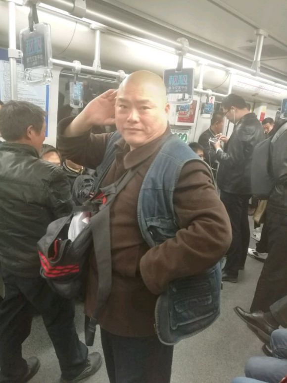 百度胖老师吧上海市公 安局轨道交通分局石宇玉老师求救 抖音快手百度贴吧百科图片视频知道搜索上海胖老师或 ...