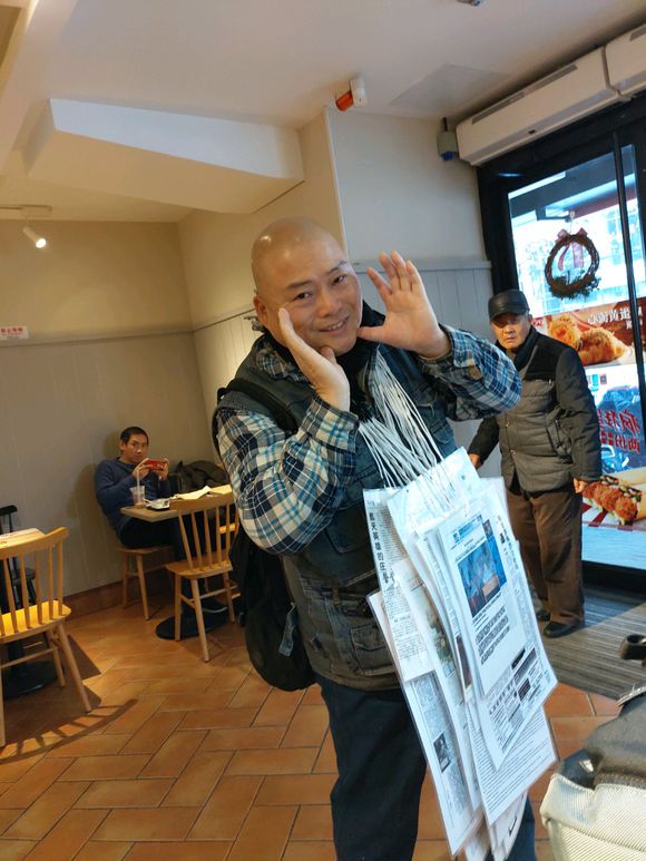 百度胖老师吧上海市公 安局轨道交通分局石宇玉老师求救 抖音快手百度贴吧百科图片视频知道搜索上海胖老师或 ...