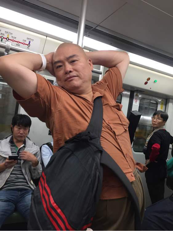 百度胖老师吧上海市公 安局轨道交通分局石宇玉老师求救 抖音快手百度贴吧百科图片视频知道搜索上海胖老师或 ...