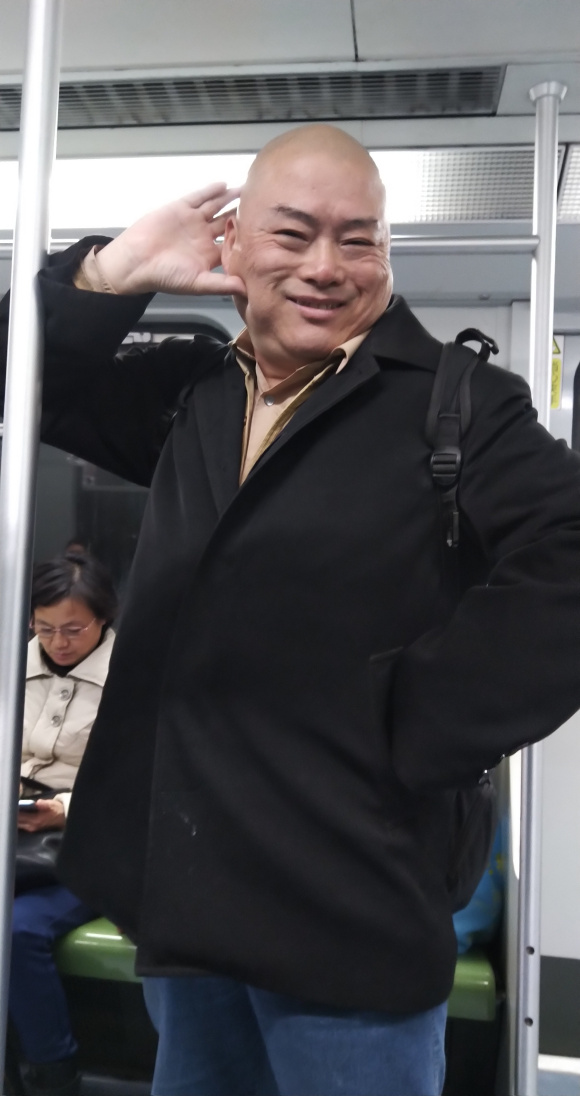 百度胖老师吧上海市公 安局轨道交通分局石宇玉老师求救 抖音快手百度贴吧百科图片视频知道搜索上海胖老师或 ...