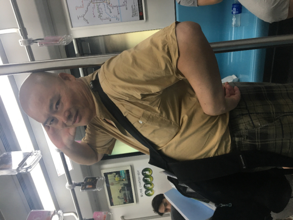 百度胖老师吧上海市公 安局轨道交通分局石宇玉老师求救 抖音快手百度贴吧百科图片视频知道搜索上海胖老师或 ...