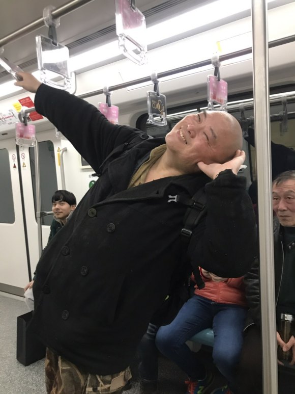 百度胖老师吧上海市公 安局轨道交通分局石宇玉老师求救 抖音快手百度贴吧百科图片视频知道搜索上海胖老师或 ...