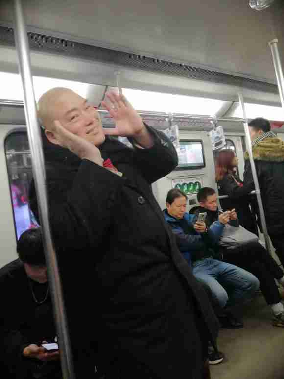 百度胖老师吧上海市公 安局轨道交通分局石宇玉老师求救 抖音快手百度贴吧百科图片视频知道搜索上海胖老师或 ...
