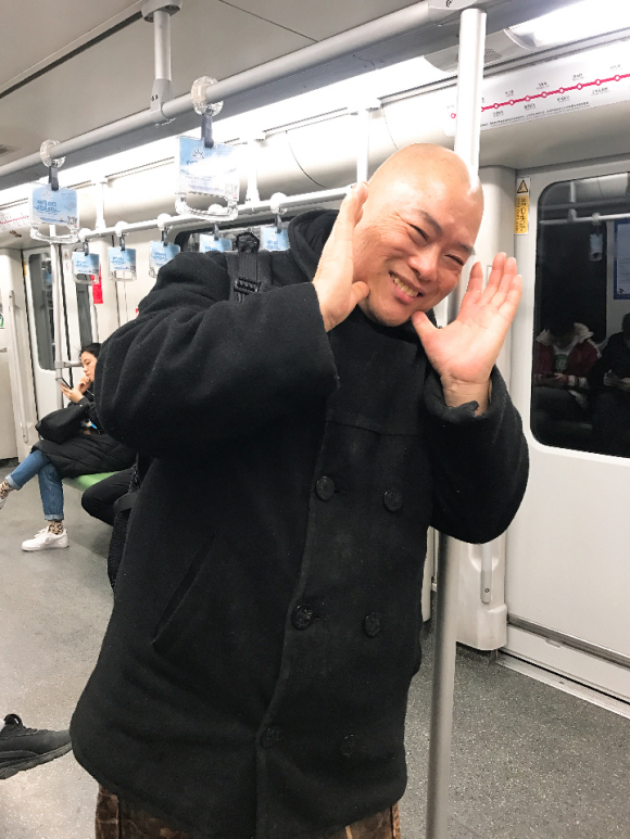 百度胖老师吧上海市公 安局轨道交通分局石宇玉老师求救 抖音快手百度贴吧百科图片视频知道搜索上海胖老师或 ...