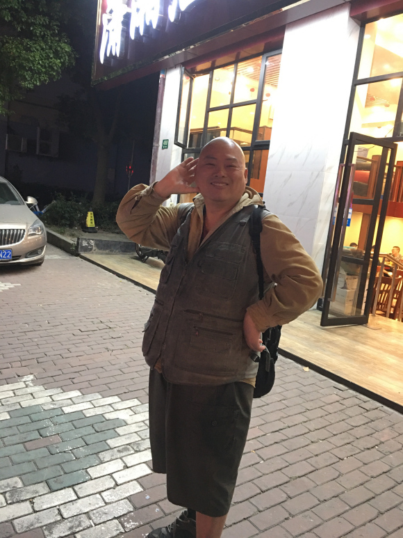 百度胖老师吧上海市公 安局轨道交通分局石宇玉老师求救 抖音快手百度贴吧百科图片视频知道搜索上海胖老师或 ...