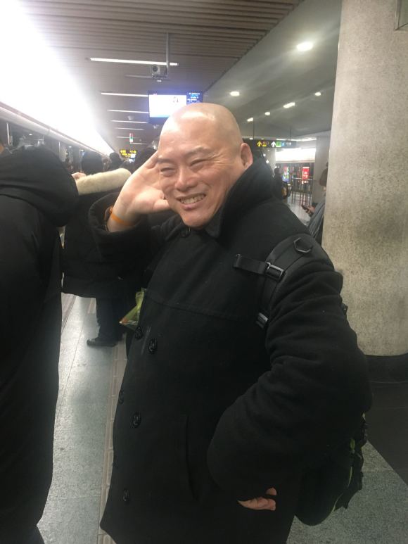 百度胖老师吧上海市公 安局轨道交通分局石宇玉老师求救 抖音快手百度贴吧百科图片视频知道搜索上海胖老师或 ...