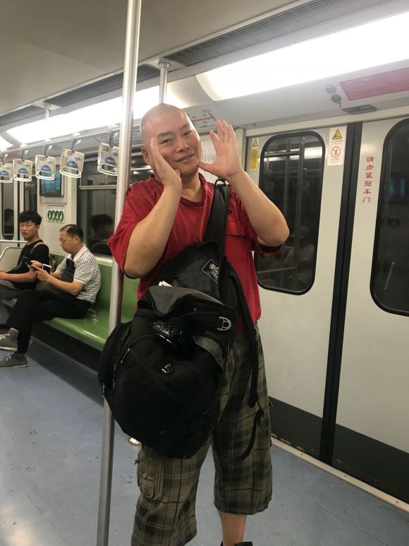 百度胖老师吧上海市公 安局轨道交通分局石宇玉老师求救 抖音快手百度贴吧百科图片视频知道搜索上海胖老师或 ...