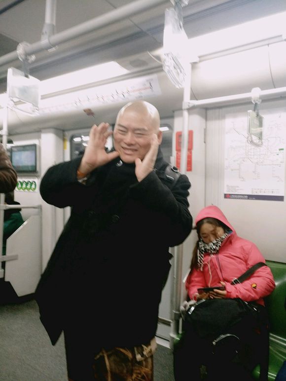 百度胖老师吧上海市公 安局轨道交通分局石宇玉老师求救 抖音快手百度贴吧百科图片视频知道搜索上海胖老师或 ...