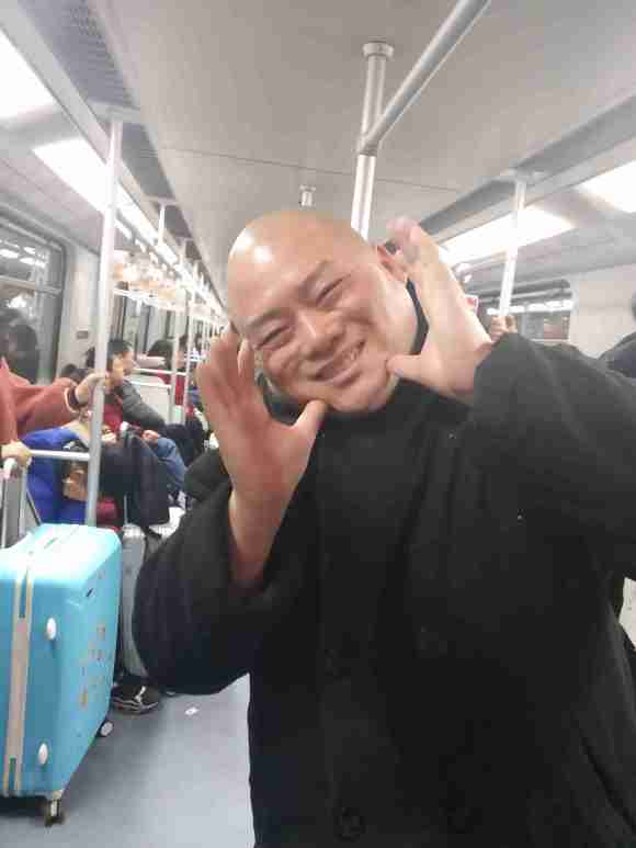 百度胖老师吧上海市公 安局轨道交通分局石宇玉老师求救 抖音快手百度贴吧百科图片视频知道搜索上海胖老师或 ...