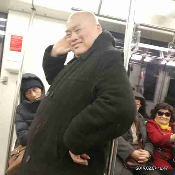 百度胖老师吧上海市公 安局轨道交通分局石宇玉老师求救 抖音快手百度贴吧百科图片视频知道搜索上海胖老师或 ...
