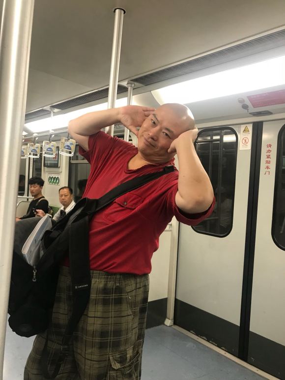 百度胖老师吧上海市公 安局轨道交通分局石宇玉老师求救 抖音快手百度贴吧百科图片视频知道搜索上海胖老师或 ...